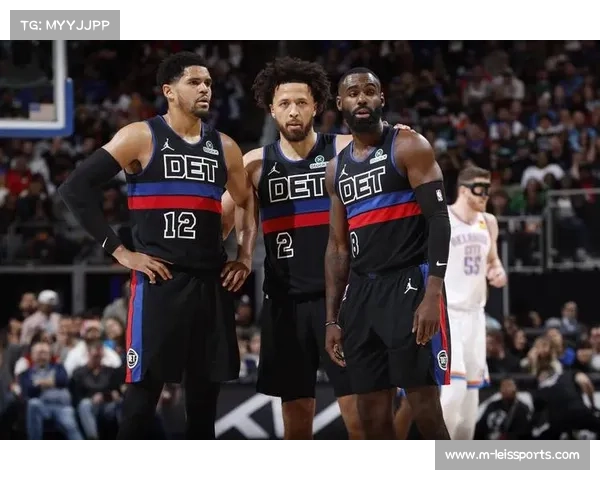 太阳布克受伤影响战力，活塞坎宁安复出助球队主场逆转